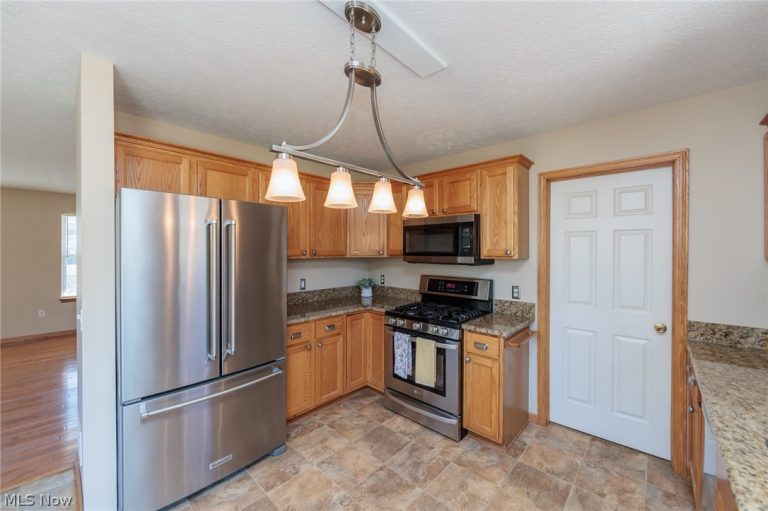 819 Savannah Trail, Medina, OH - Photo 6