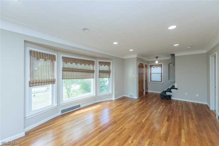 4441 Baintree Road, University Heights, OH - Photo 4