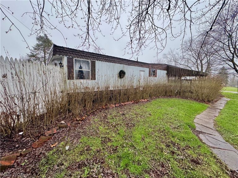 726 Boyd Street, Masury, OH - Photo 5