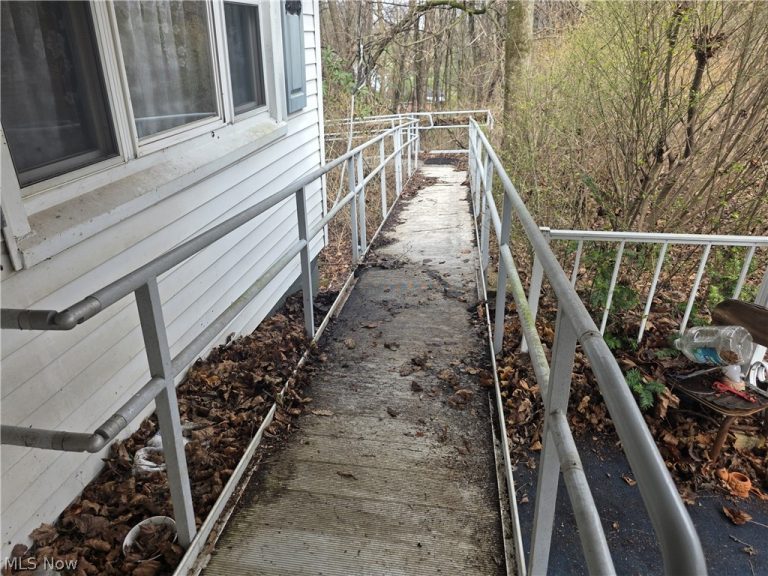 2031 Pickering Street, East Liverpool, OH - Photo 8