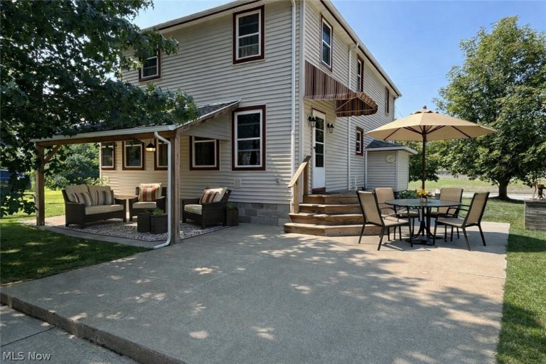 110 Railroad Street, LaGrange, OH - Photo 3