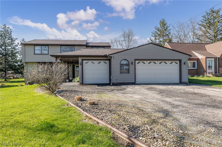 490 Mapleview Drive, Seven Hills, OH, 44131