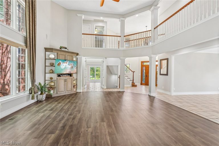 1400 Cobblestone Way, Westlake, OH - Photo 4