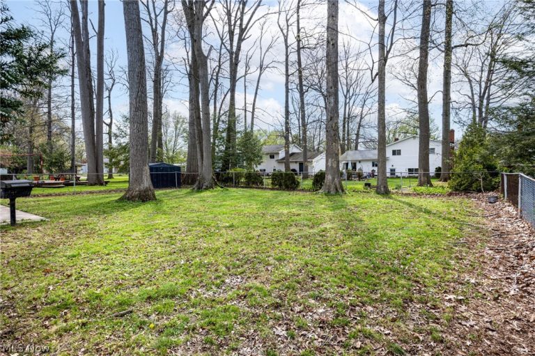 4590 Brendan Lane, North Olmsted, OH - Photo 4