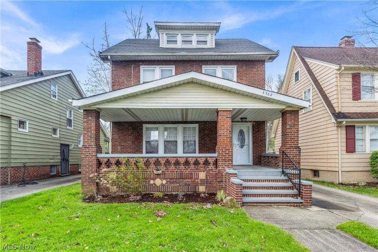 3562 Cedarbrook Road, University Heights, OH, 44118