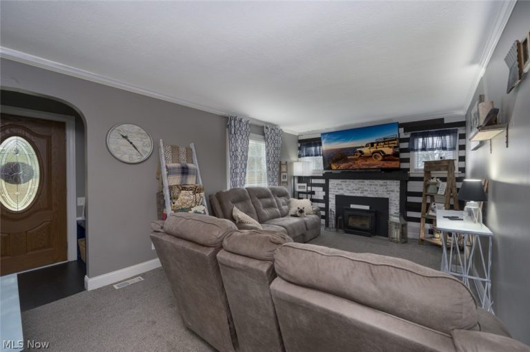 1402 Chapel Street, Louisville, OH - Photo 4