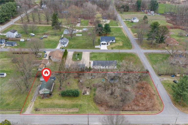 1726 Knox Boulevard, Akron, OH - Photo 3