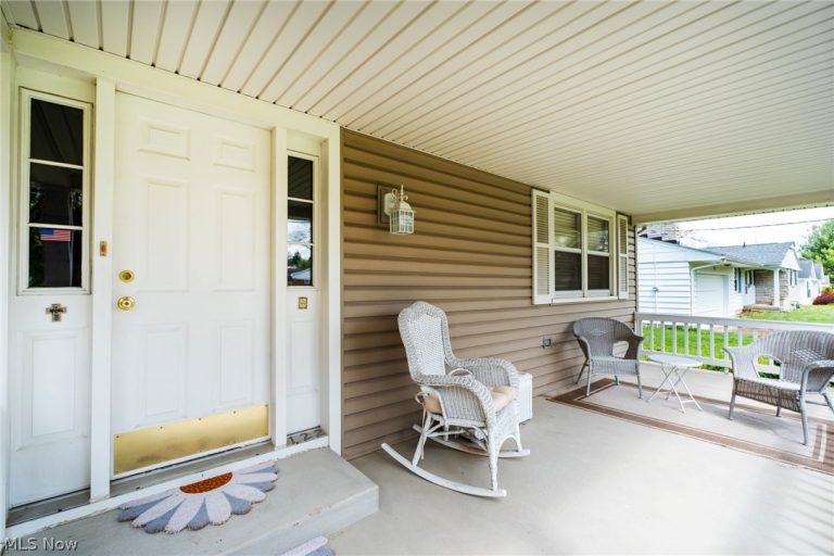 122 Garwood Drive, Canfield, OH - Photo 4