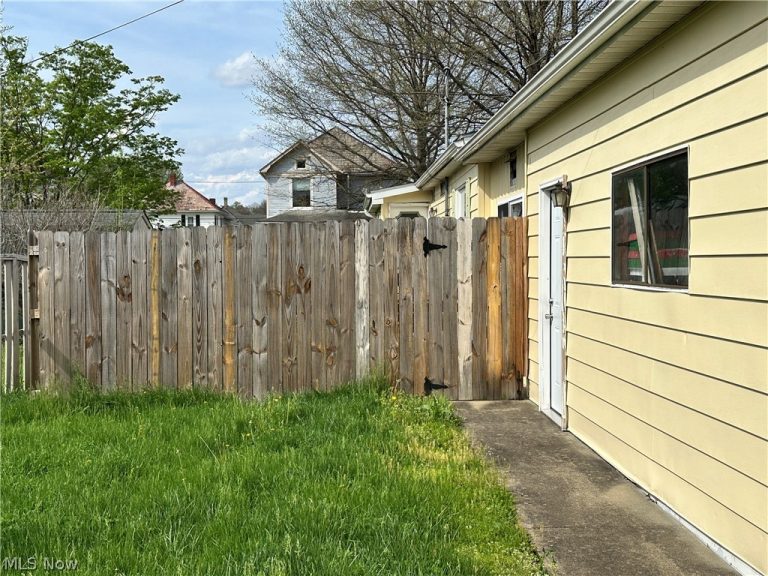 609 Fairground Street, Caldwell, OH - Photo 2