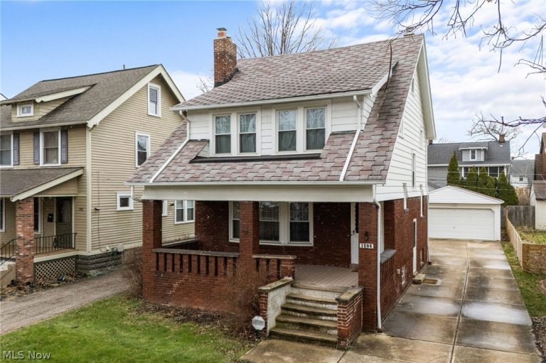 1284 Jackson Avenue, Lakewood, OH - Photo 2