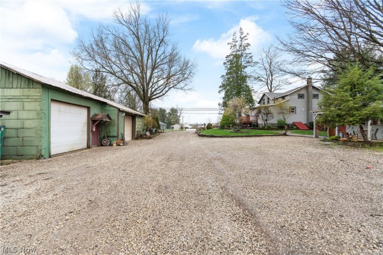 2377 Greensburg Road, North Canton, OH - Photo 2