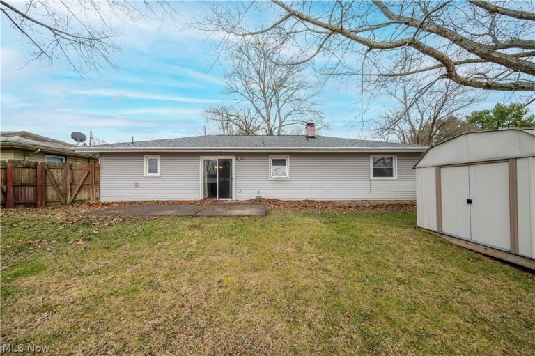 151 Yorkshire Boulevard, Austintown, OH - Photo 5