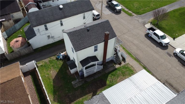 2404 Main Street, Wellsburg, WV - Photo 3
