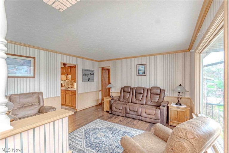 2989 Fair Oaks Drive, Norton, OH - Photo 8