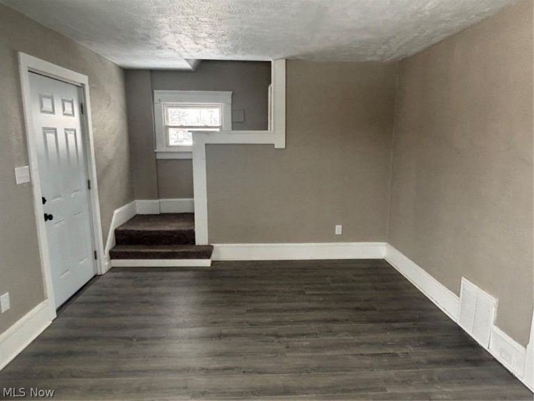 750 Brown Street, Akron, OH - Photo 6