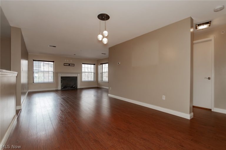 220 Fox Hollow Drive #212, Mayfield Heights, OH - Photo 3