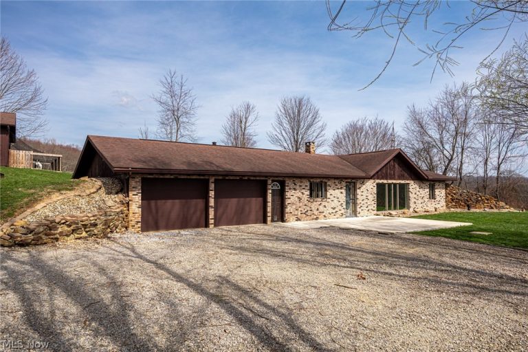 26140 Township Rd 37, Coshocton, OH - Photo 2