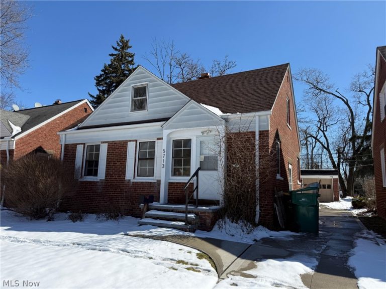 5713 South Boulevard, Maple Heights, OH, 44137