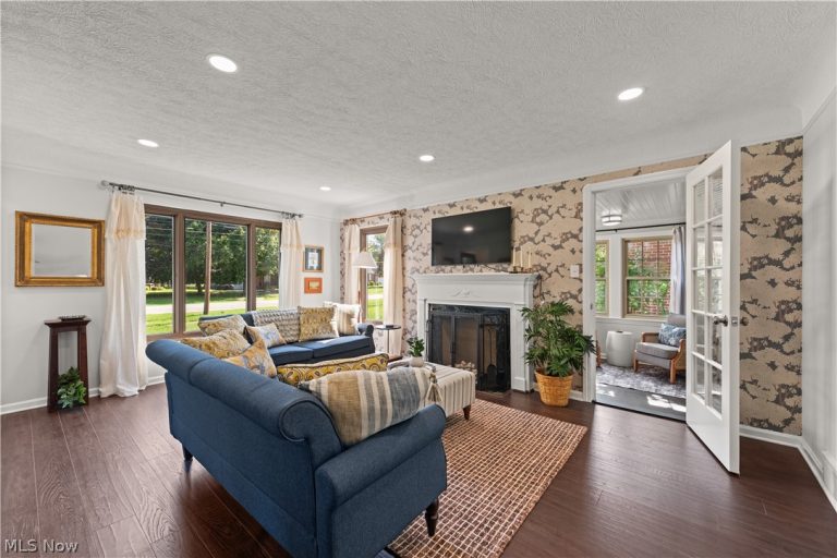 6430 Olde York Road, Parma Heights, OH - Photo 3