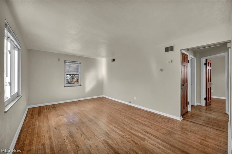 275 200th Street, Euclid, OH - Photo 5