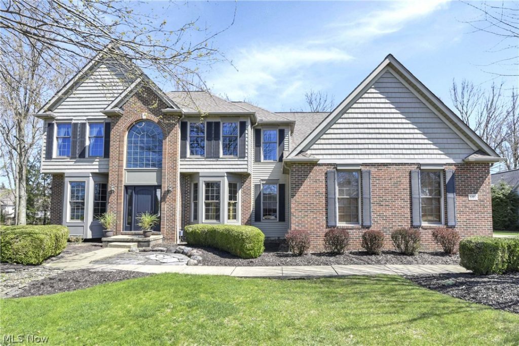 607 Parkside Drive, Avon Lake, OH