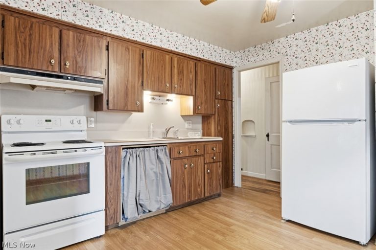 344 246th Street, Euclid, OH - Photo 6