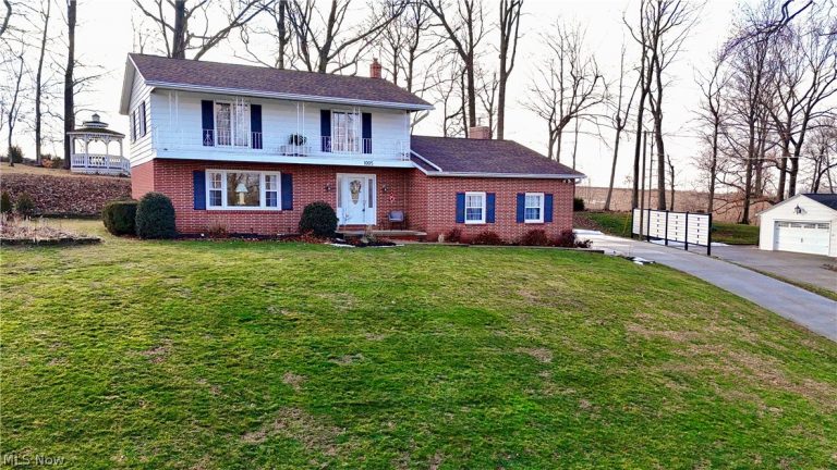 1005 Heatherwood Lane, Orrville, OH - Photo 2