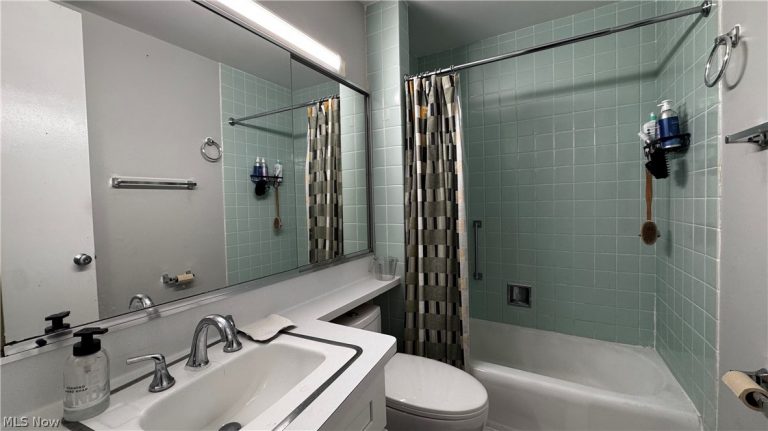 12700 Lake Road #708, Lakewood, OH - Photo 6