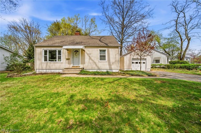 7857 Emery Circle, Mentor, OH - Photo 2