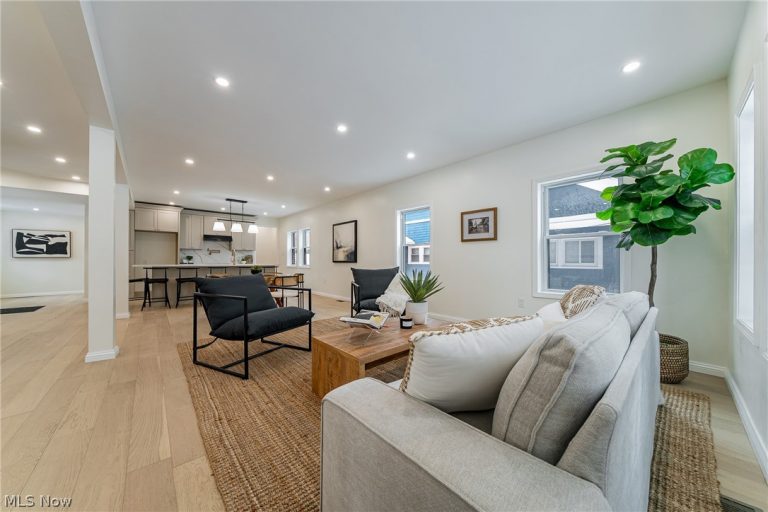 2124 Lamberton Road, Cleveland Heights, OH - Photo 5