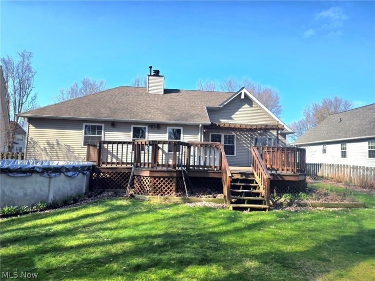 38450 Crossbrook Avenue, Willoughby, OH - Photo 3