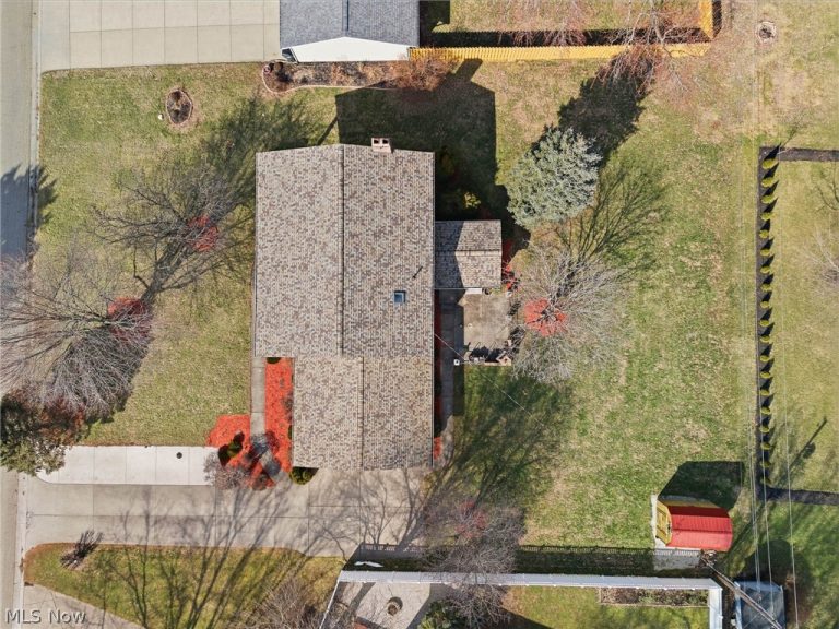 5856 Linder Circle, Canton, OH - Photo 3