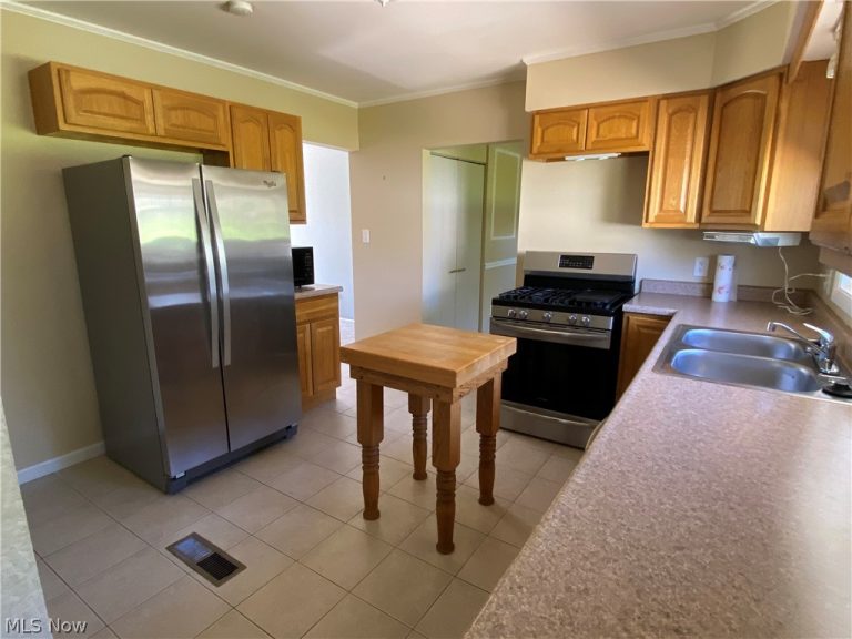 4138 Burkey Road, Austintown, OH - Photo 6