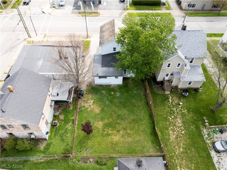 307 Main Street, Orrville, OH - Photo 3