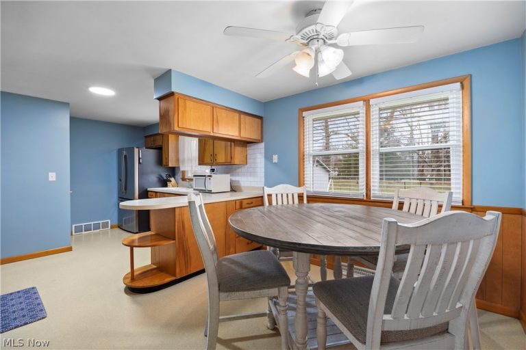 1437 Westwood Drive, Lorain, OH - Photo 6