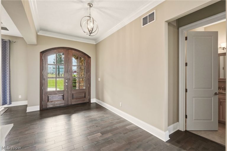 637 Lyonswood Drive, Hinckley, OH - Photo 3