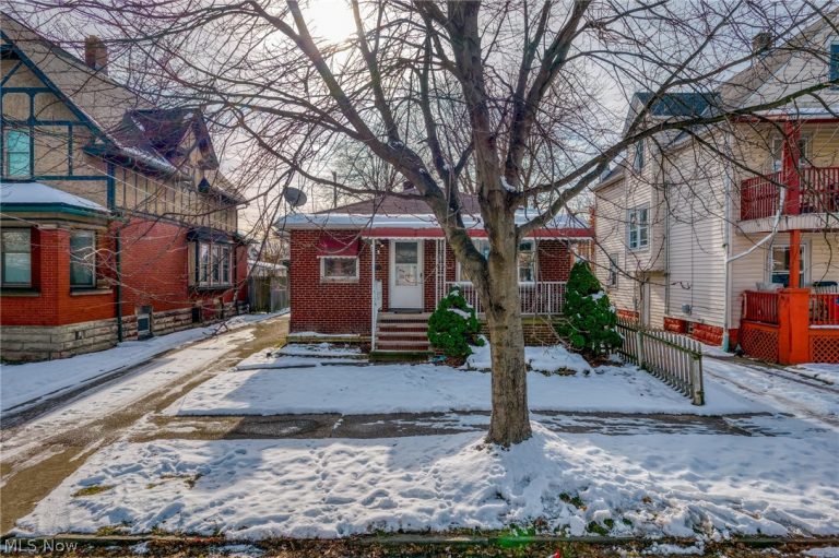 3817 Woodbridge Avenue, Cleveland, OH - Photo 2