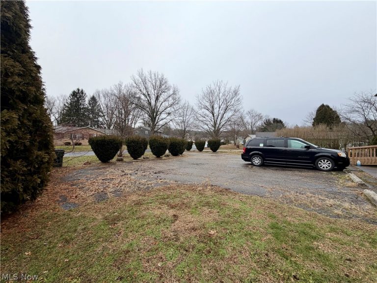 792 Kingwood Drive, Bolivar, OH - Photo 5