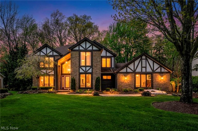 3640 Parson Pond Circle, Westlake, OH, 44145