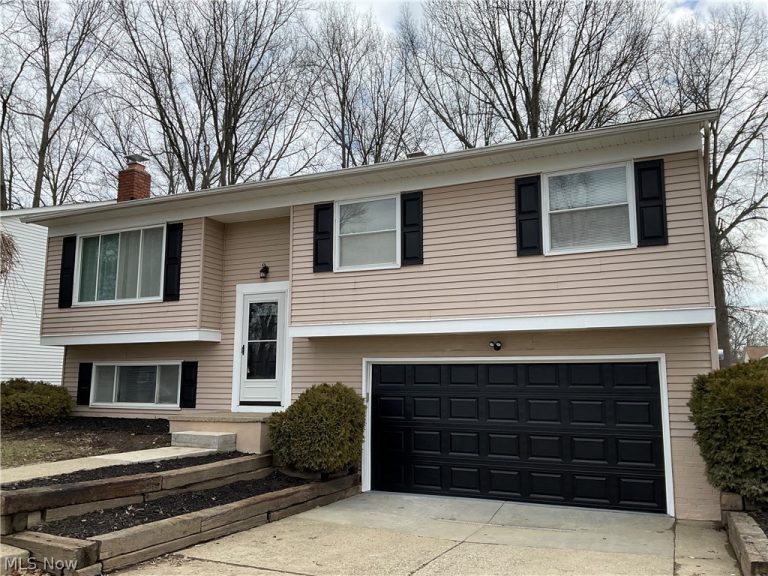 541 Howells Court, Eastlake, OH - Photo 2