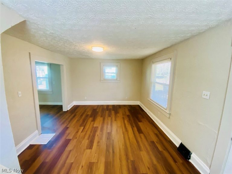 748 Merton Avenue, Akron, OH - Photo 4