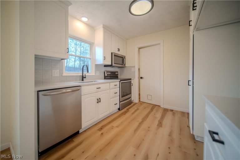 886 Bunker Hill, Medina, OH - Photo 8