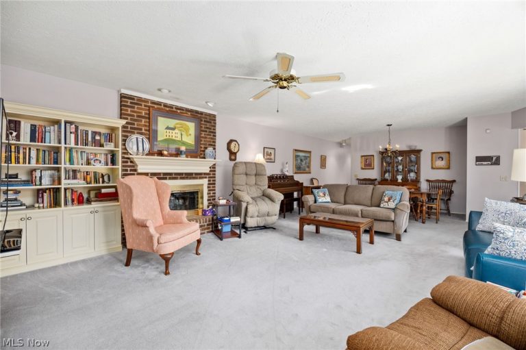 10806 Meadow Trail, Strongsville, OH - Photo 4
