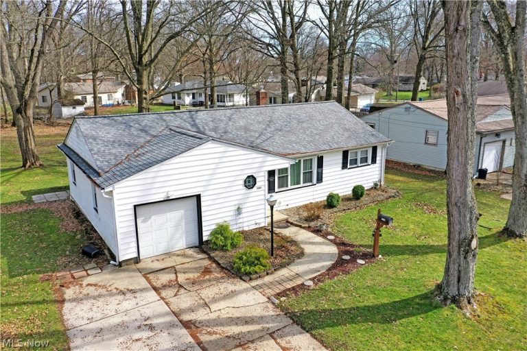 3205 Redgate Lane, Youngstown, OH - Photo 4