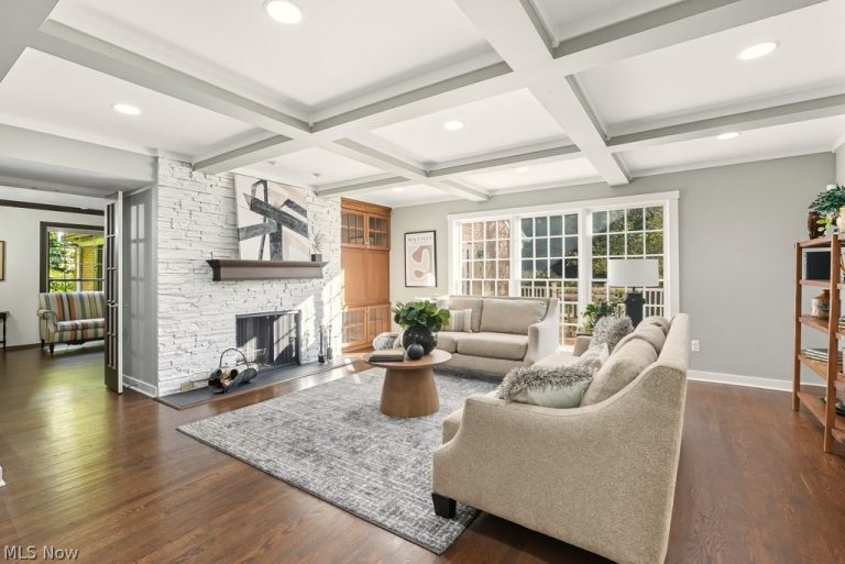 967 Robinwood Hills Drive, Bath, OH - Photo 5