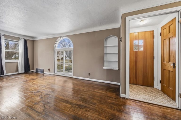 94 217th Street, Euclid, OH - Photo 4