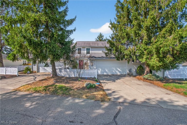 858 Sutton Place, Akron, OH - Photo 2