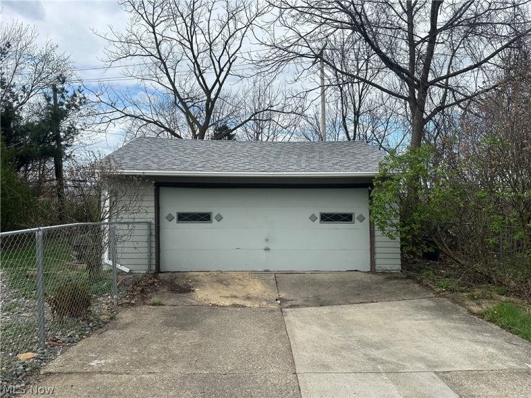 5040 88th Street, Garfield Heights, OH - Photo 5