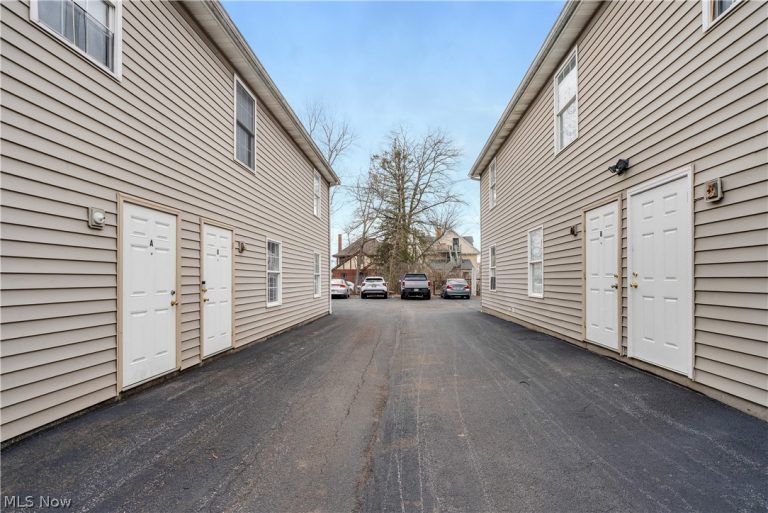 836 Michigan Avenue, Youngstown, OH - Photo 8