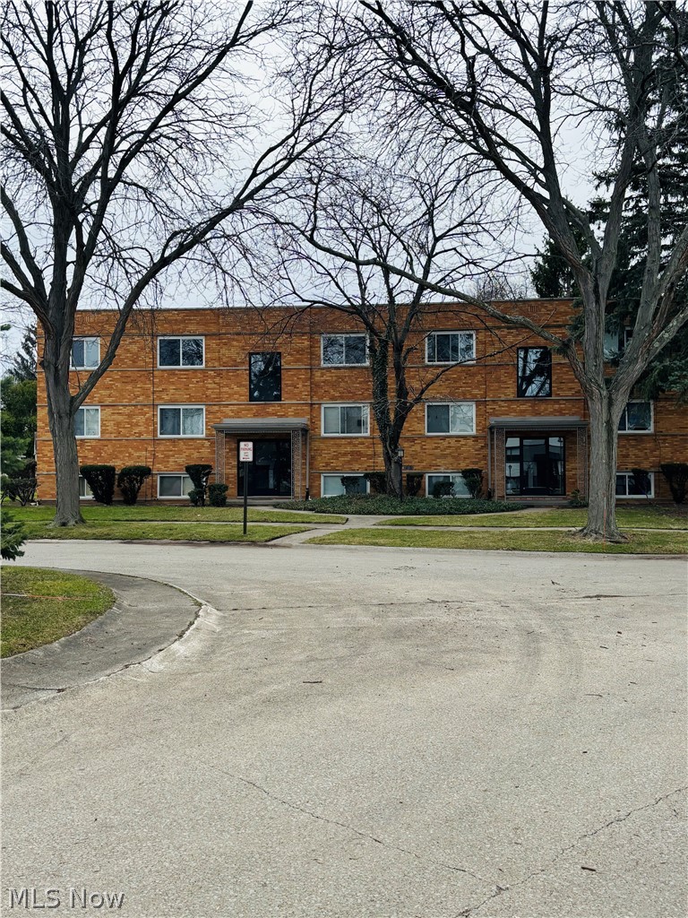 21045 Southbend Circle #2, Rocky River, OH, 44116
